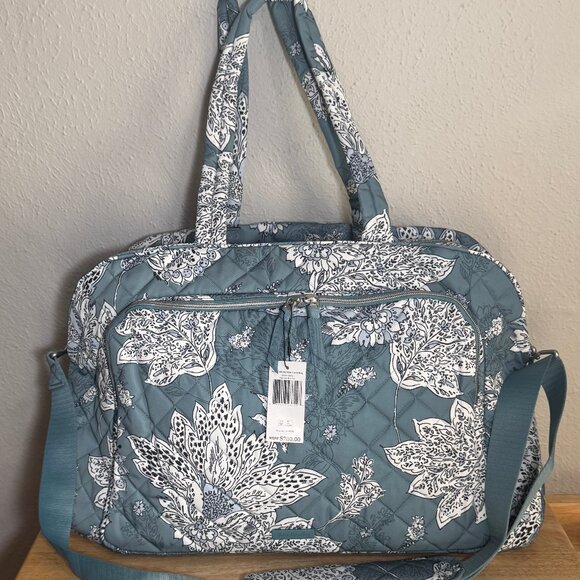 Vera Bradley Grand Weekener in Performance Twill Tiger Lily Blue Oar NWT - Picture 1 of 10